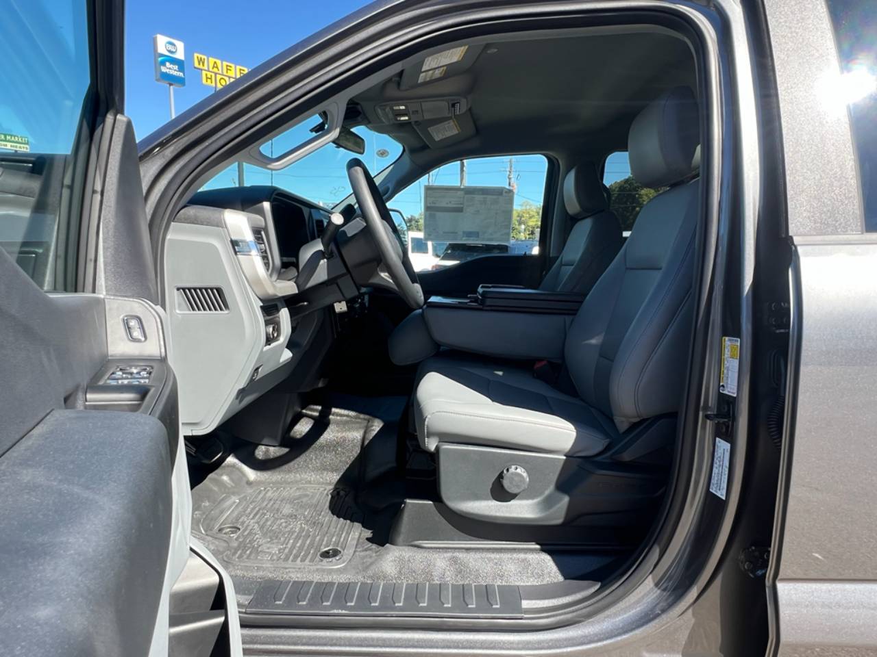 2026 Ford F-250 Super Duty XL - Photo 9