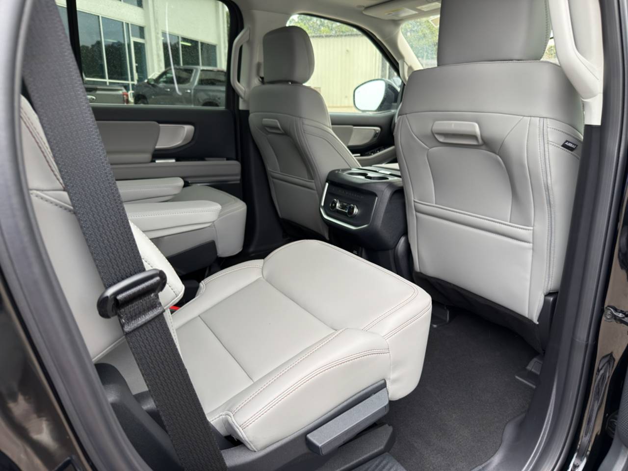 2025 Ford Expedition Active - Photo 12
