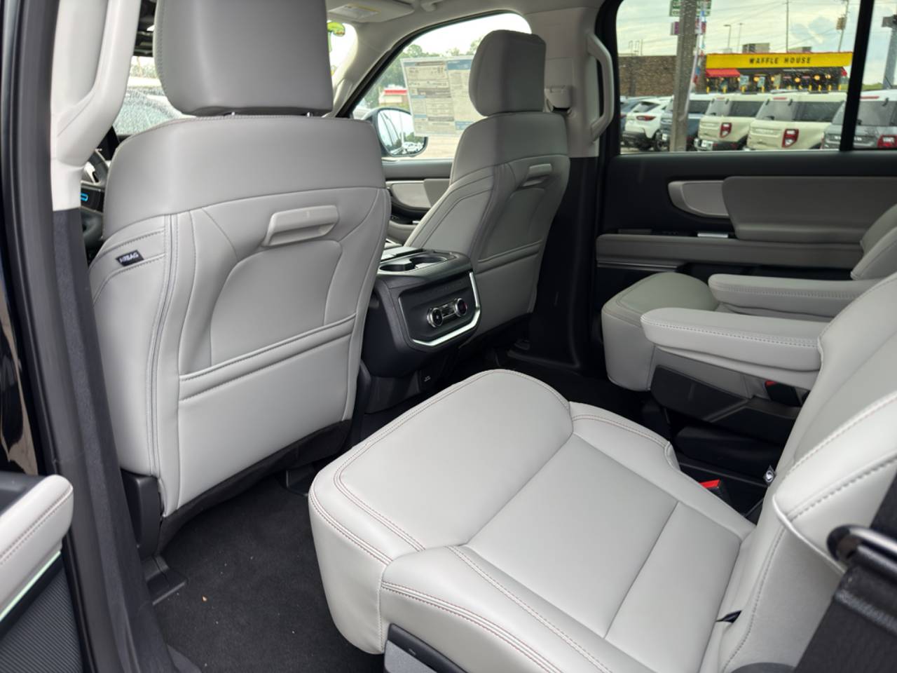 2025 Ford Expedition Active - Photo 14