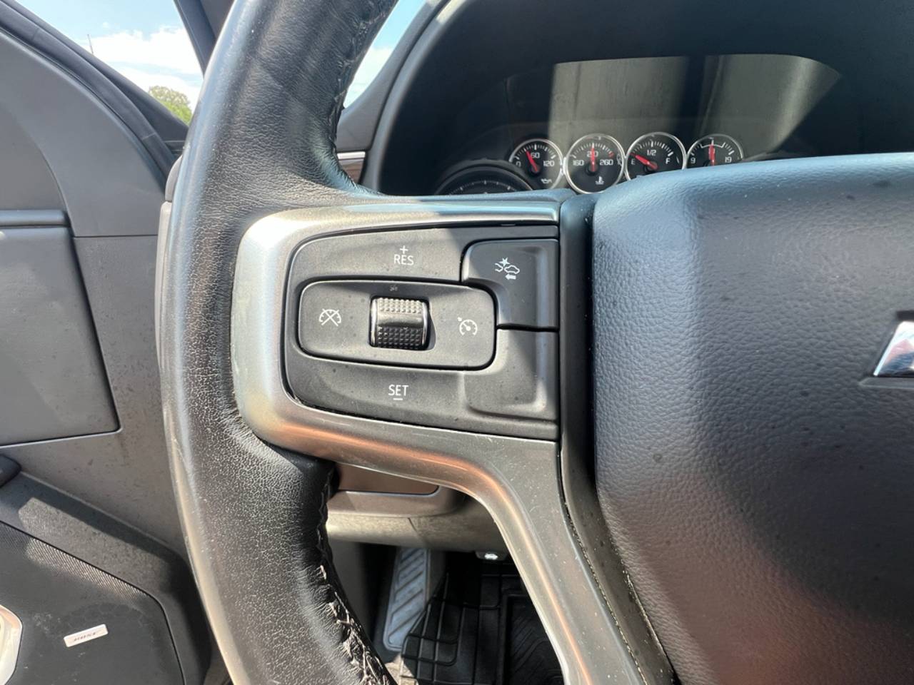 2021 Chevrolet Suburban Z71 - Photo 14
