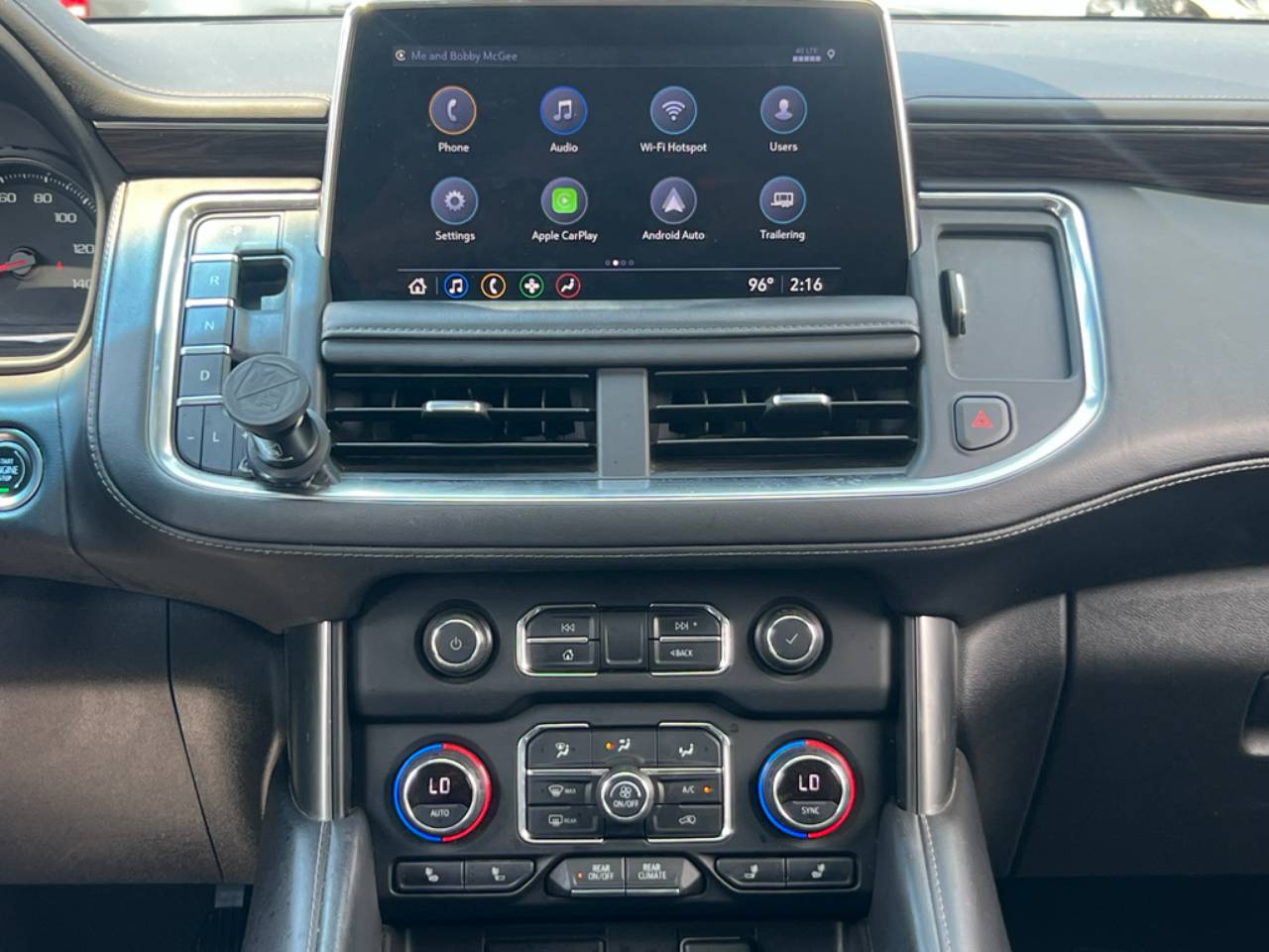 2021 Chevrolet Suburban Z71 - Photo 22
