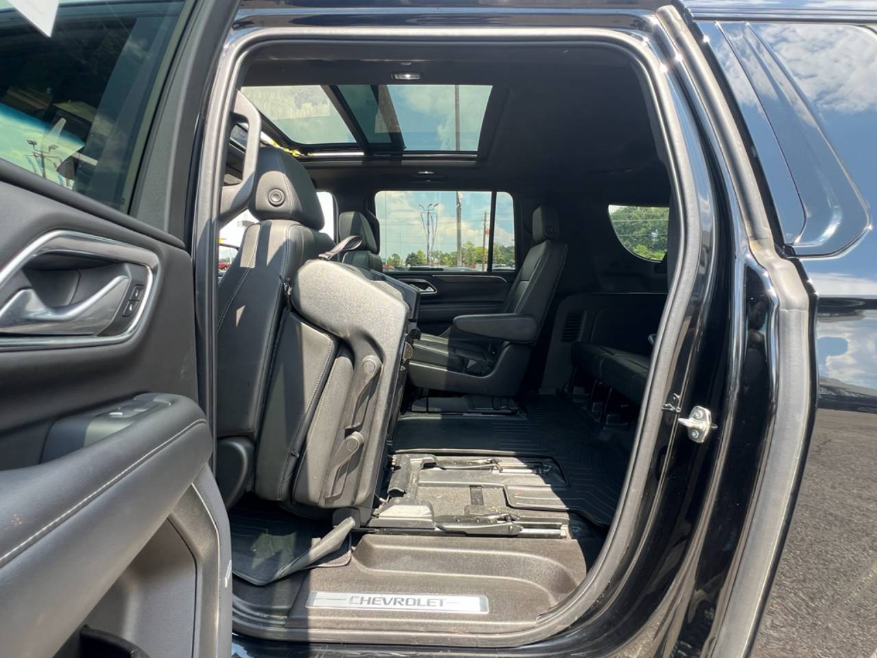 2021 Chevrolet Suburban Z71 - Photo 27
