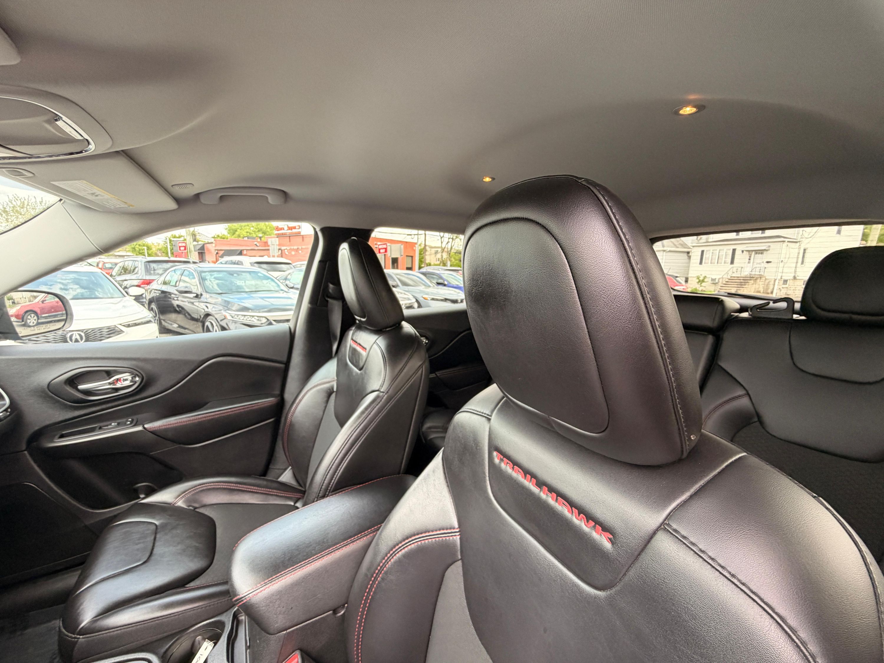 2020 Jeep Cherokee Trailhawk - Photo 15