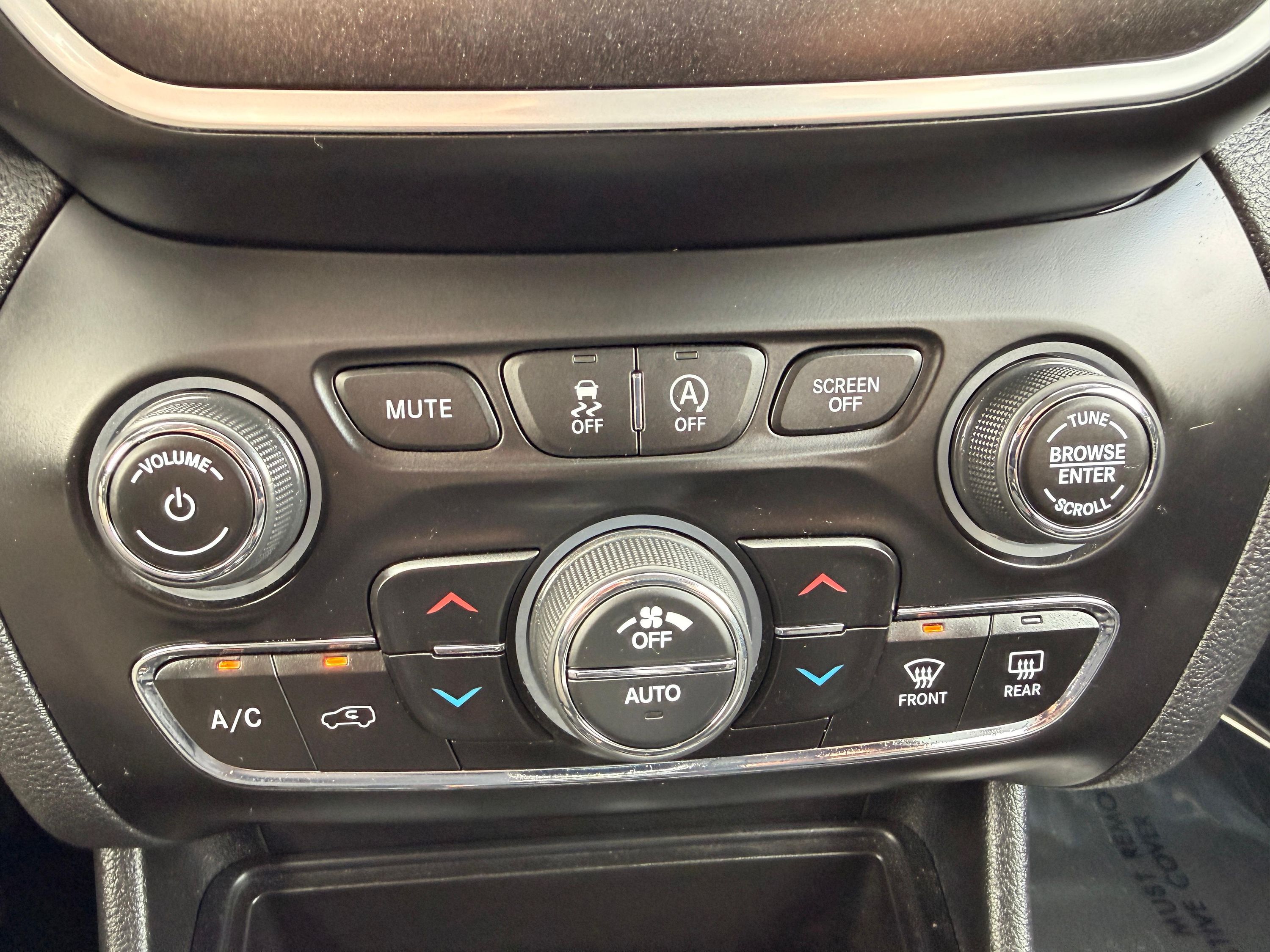 2020 Jeep Cherokee Trailhawk - Photo 33