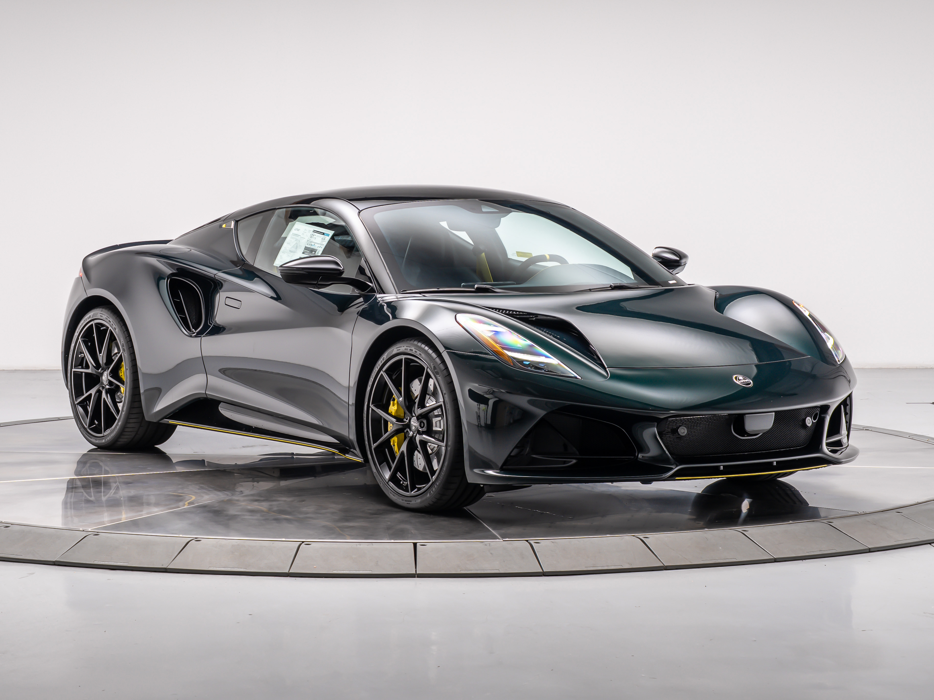 2026 Lotus Emira Turbo SE - Photo 7