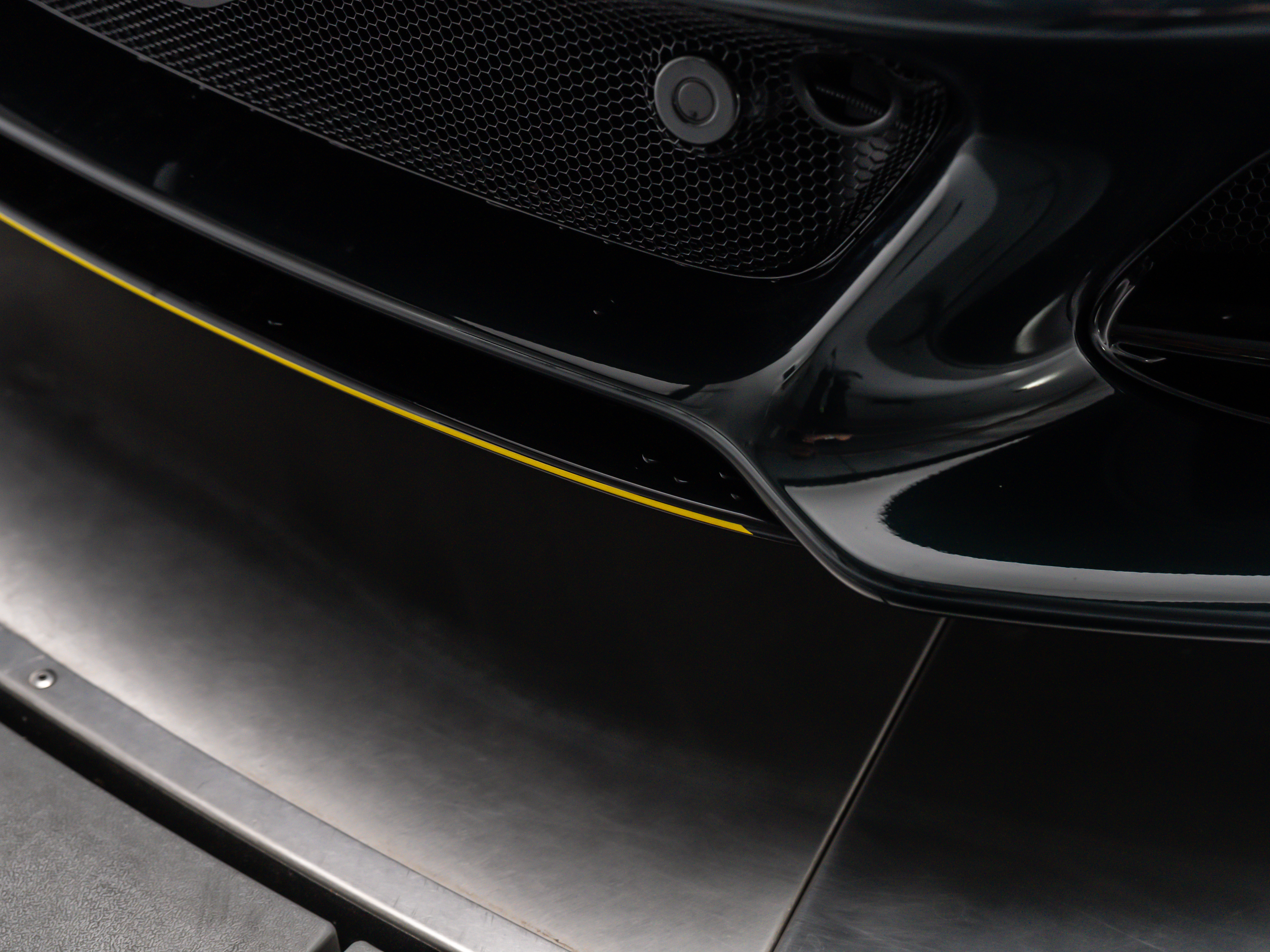 2026 Lotus Emira Turbo SE - Photo 11