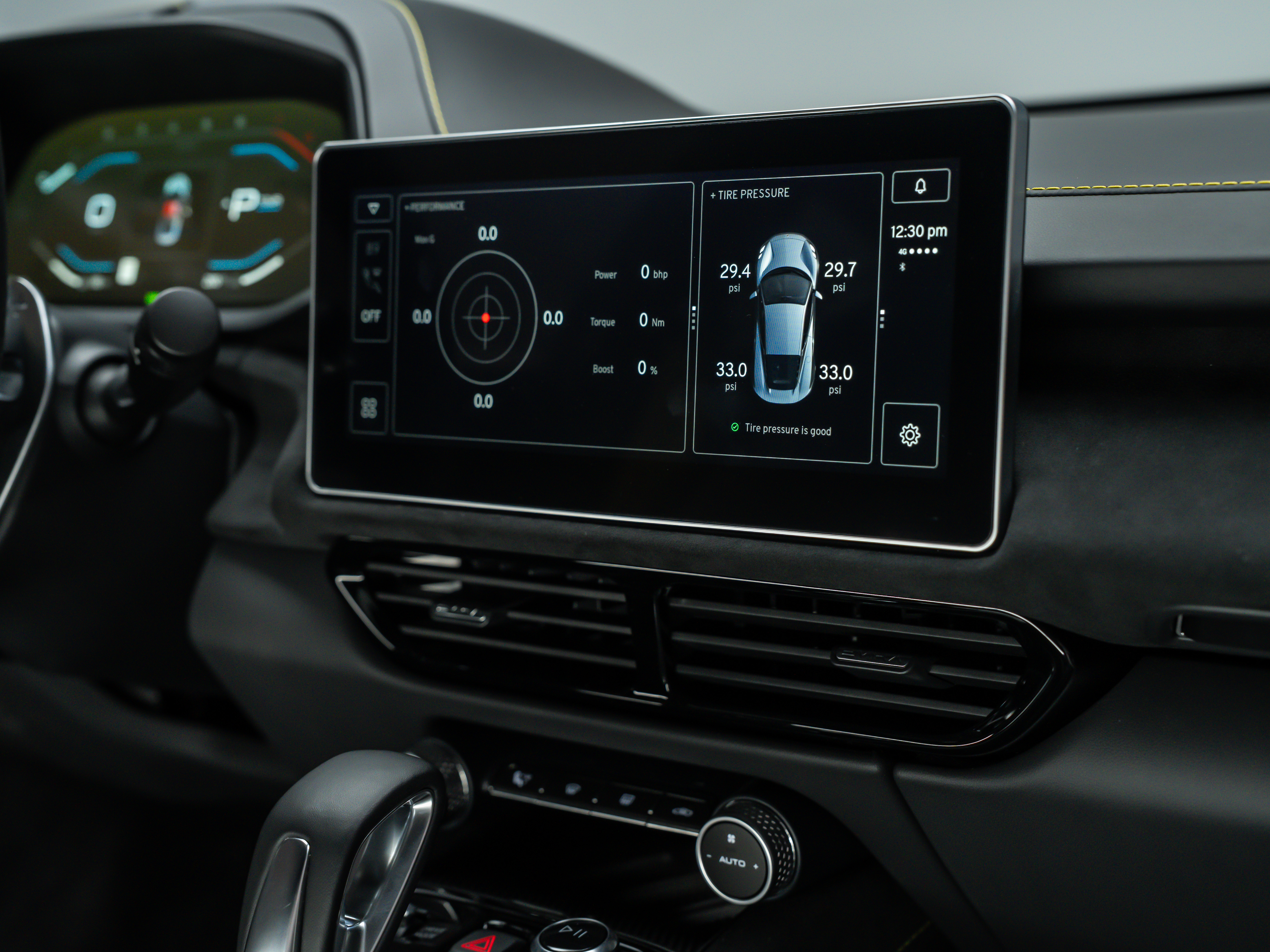 2026 Lotus Emira Turbo SE - Photo 28
