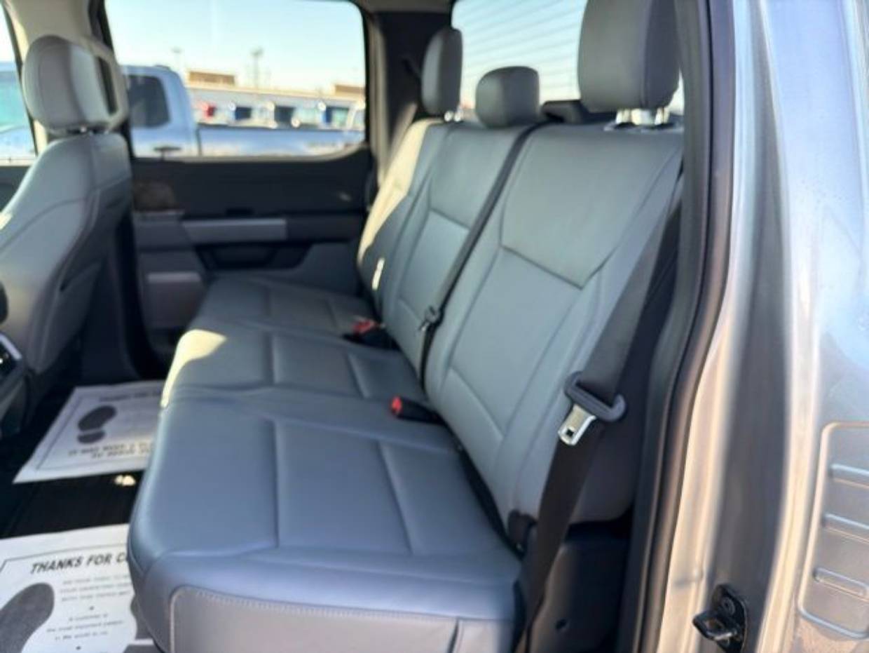 2025 Ford F-150 Lightning Flash - Photo 20