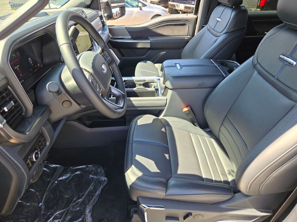 2026 Ford F-350 Super Duty Platinum - Photo 9