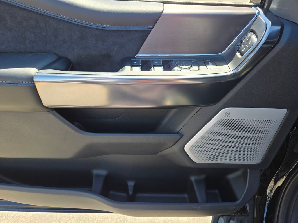 2026 Ford F-350 Super Duty Platinum - Photo 13