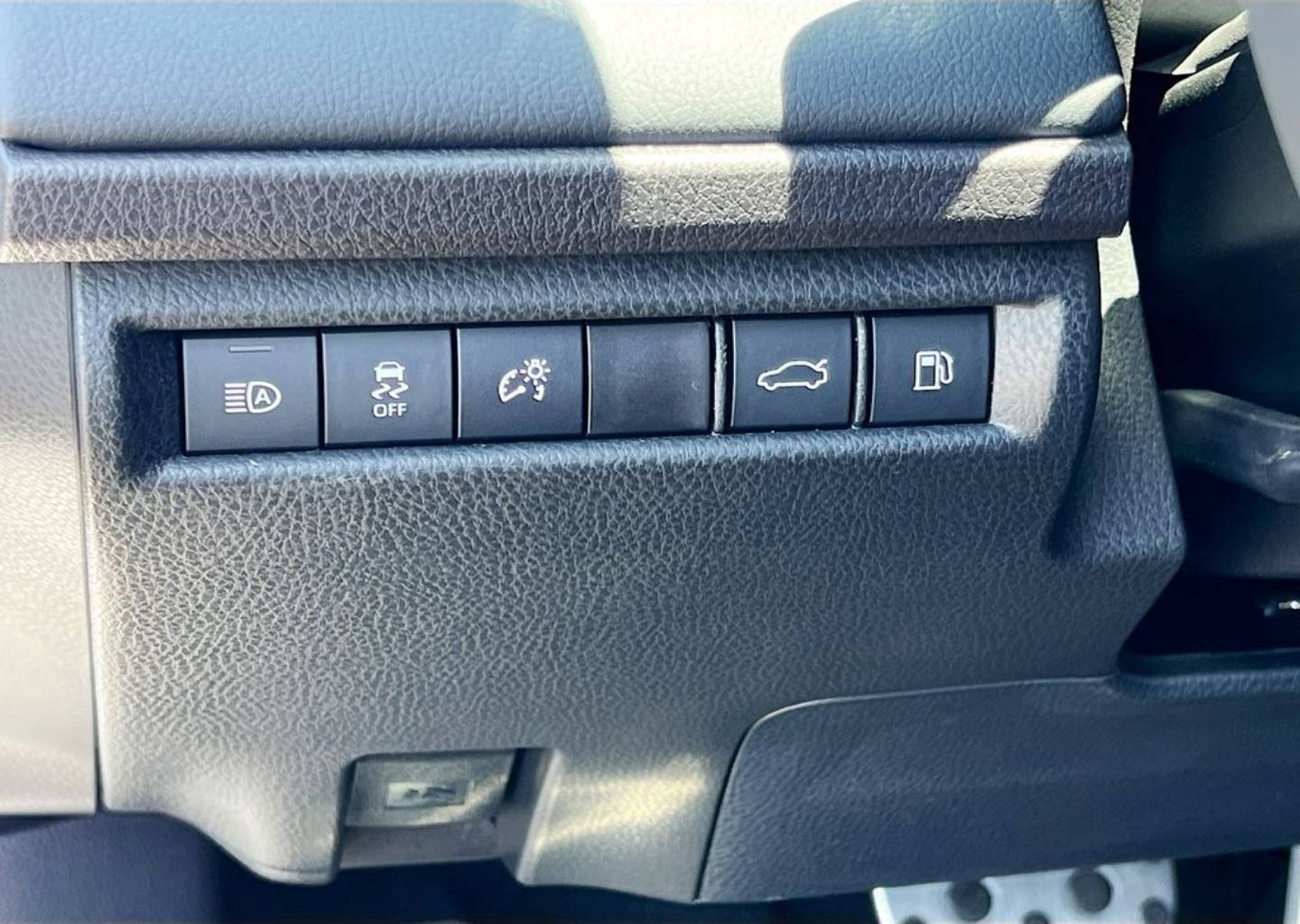 2026 Toyota Camry XSE - Photo 11