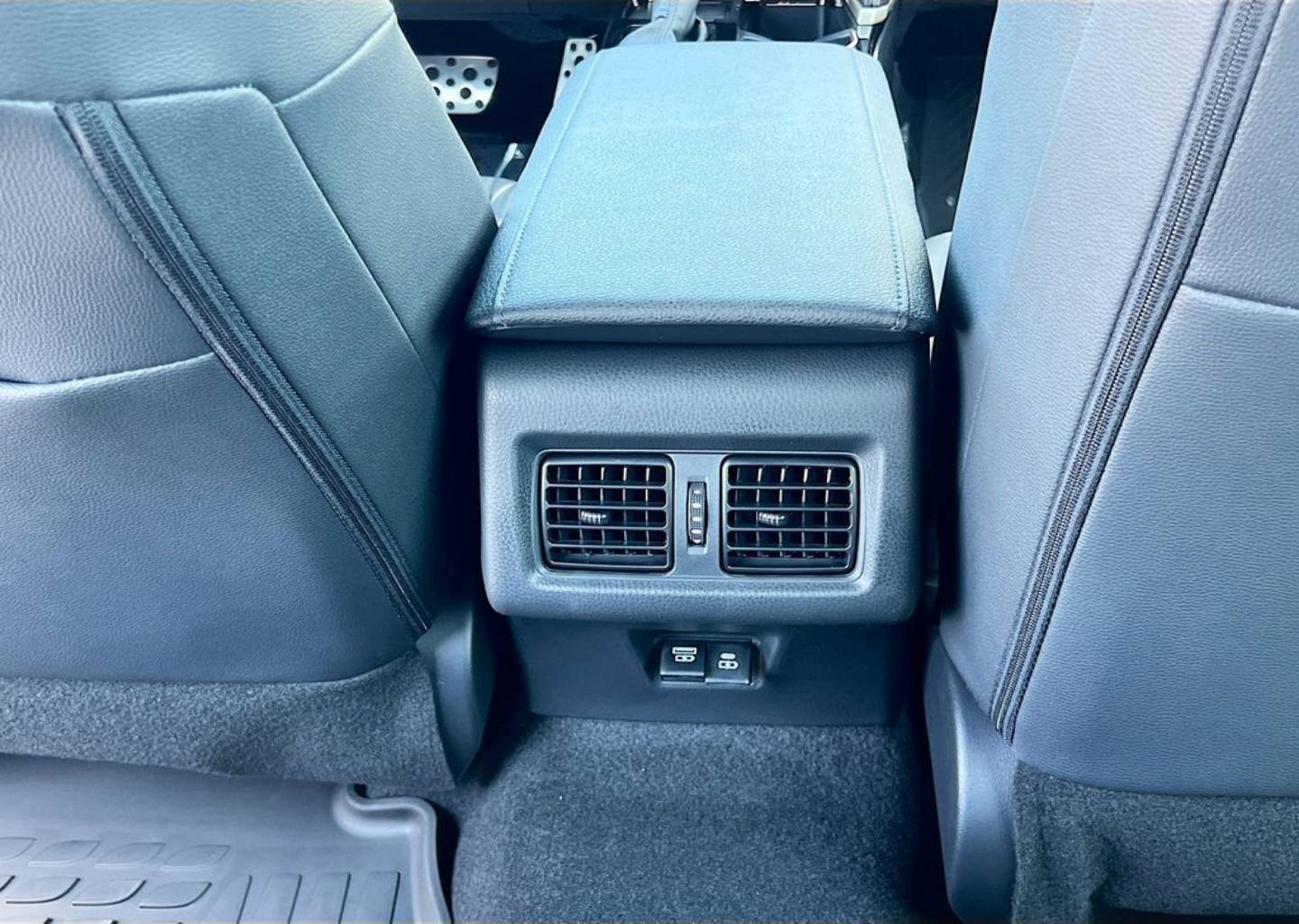 2026 Toyota Camry XSE - Photo 28