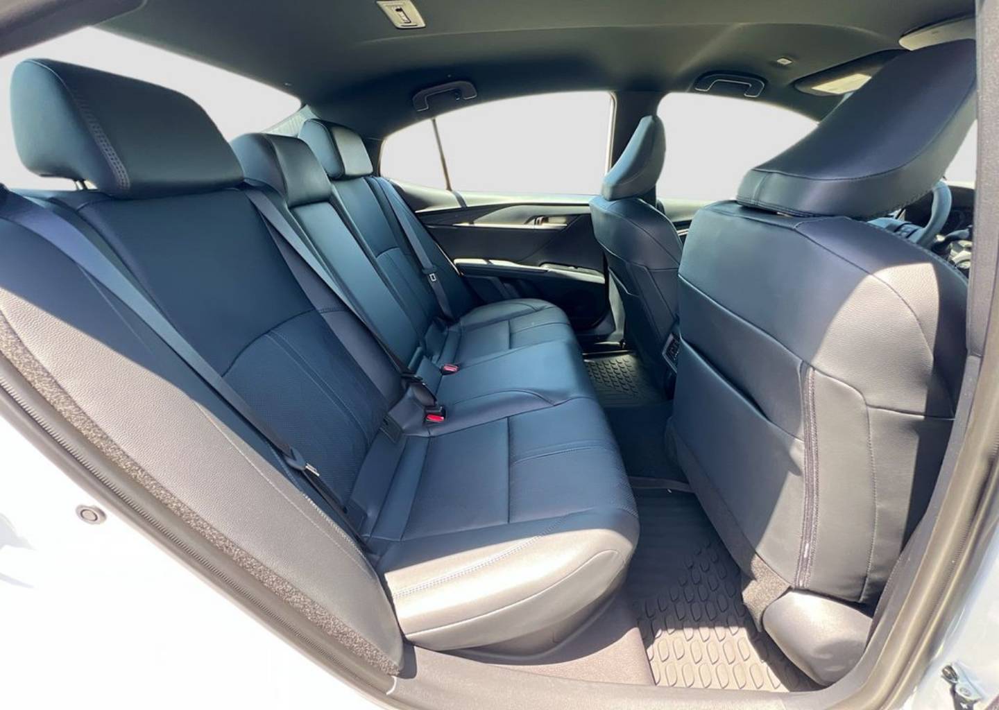 2026 Toyota Camry XSE - Photo 30