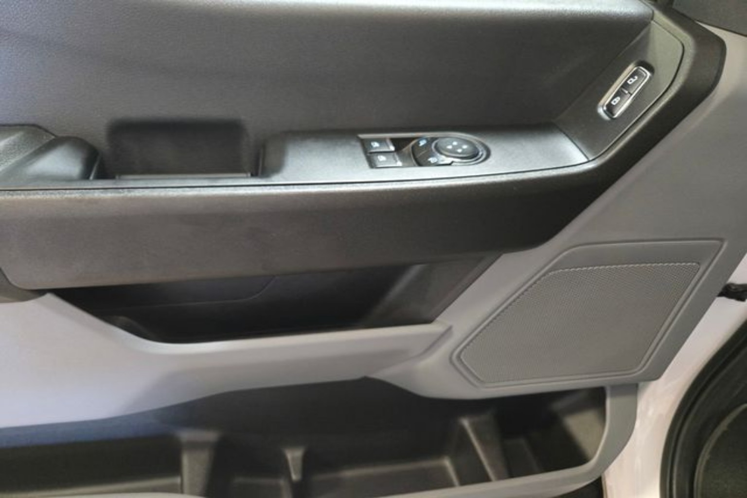 2024 Ford F-550 Super Duty Chassis Cab XL - Photo 18