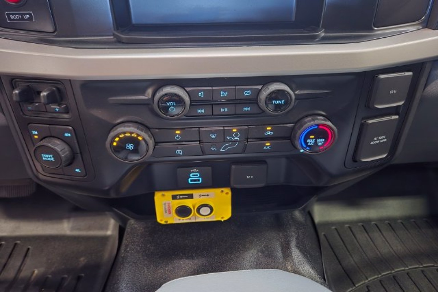 2024 Ford F-550 Super Duty Chassis Cab XL - Photo 20