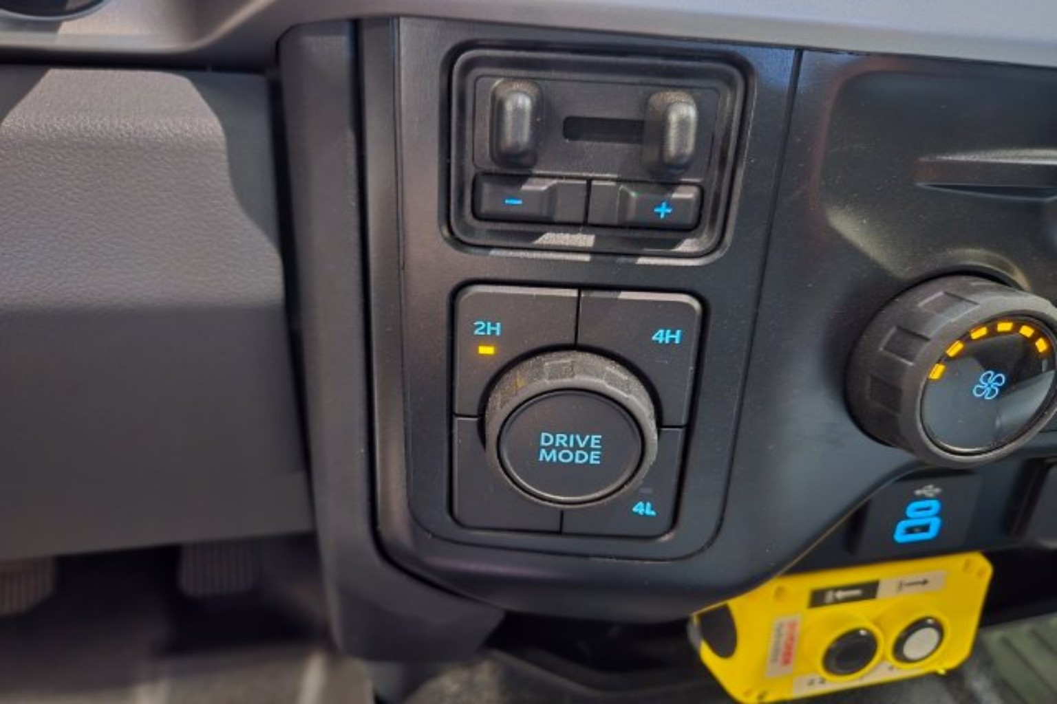 2024 Ford F-550 Super Duty Chassis Cab XL - Photo 23