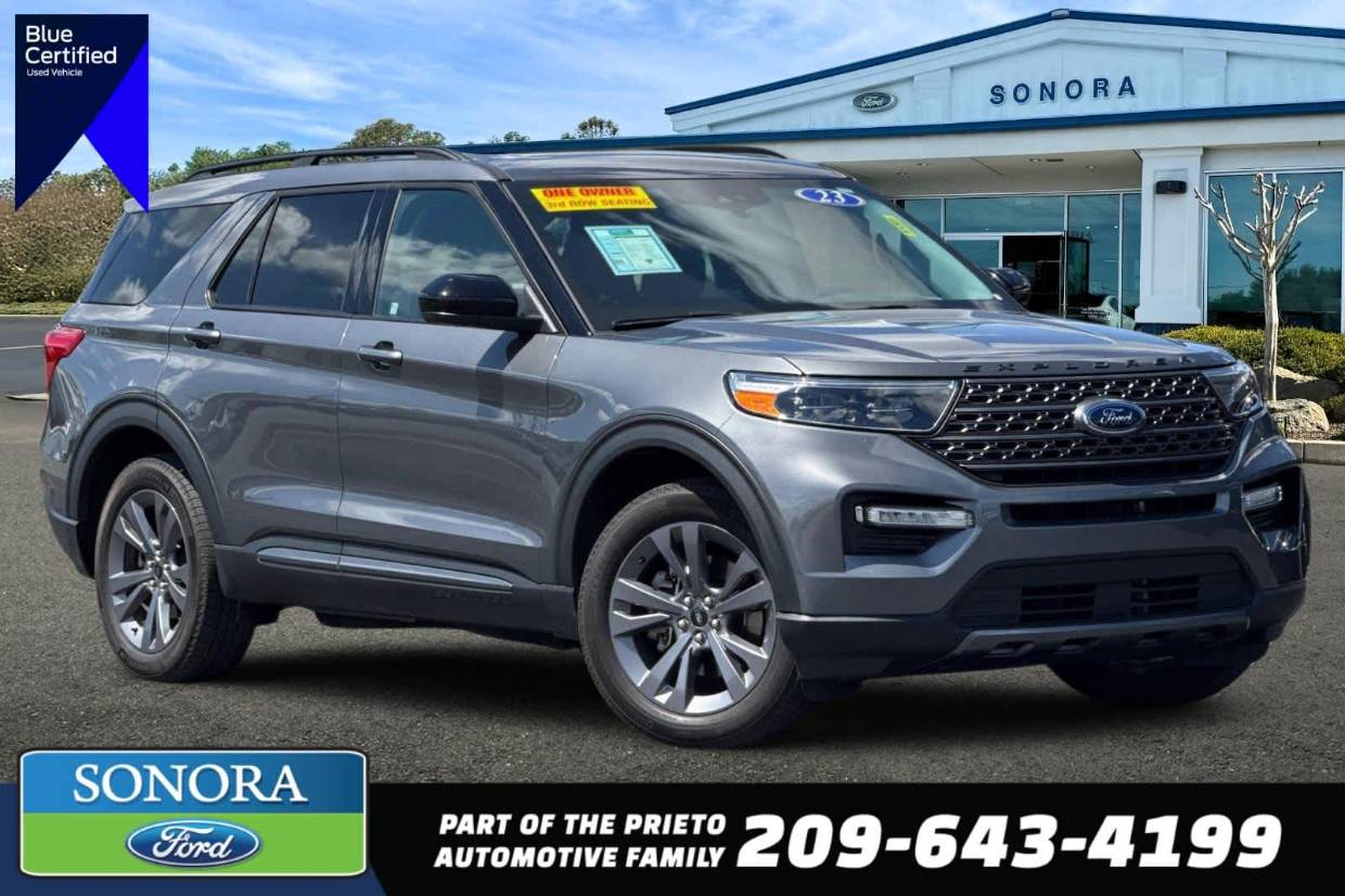 2023 Ford Explorer XLT 4WD's photo