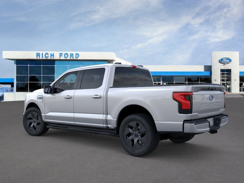 2025 Ford F-150 Lightning Flash - Photo 6