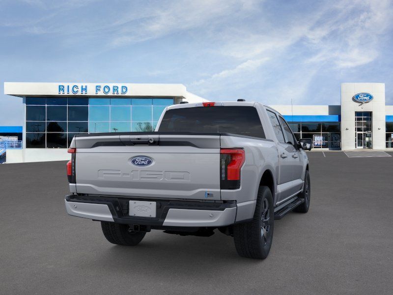 2025 Ford F-150 Lightning Flash - Photo 10