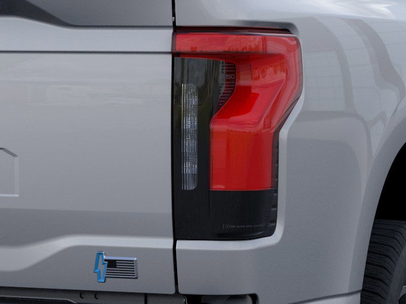 2025 Ford F-150 Lightning Flash - Photo 26