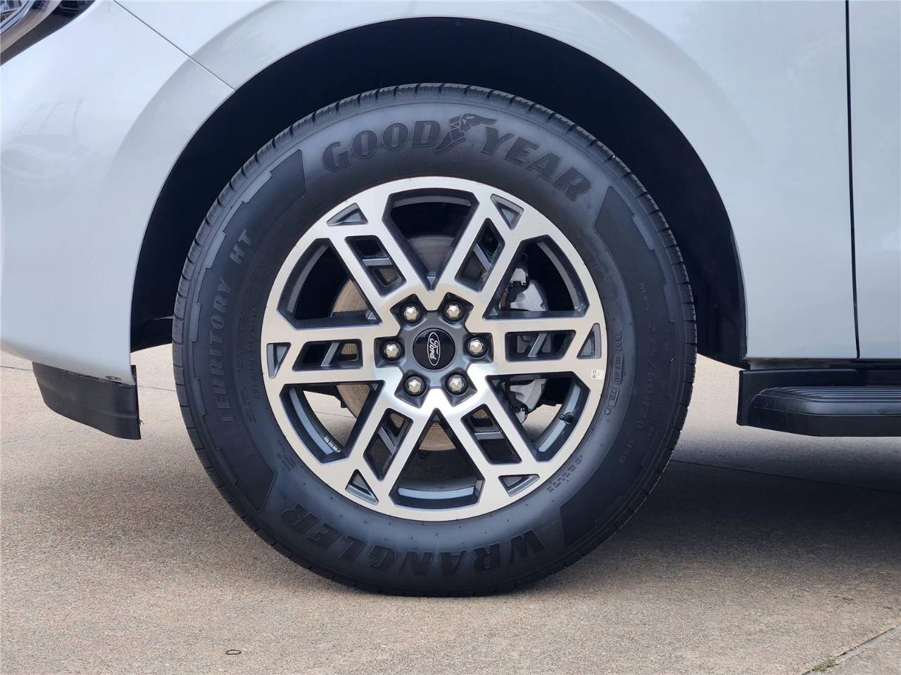 2026 Ford Expedition Active - Photo 7
