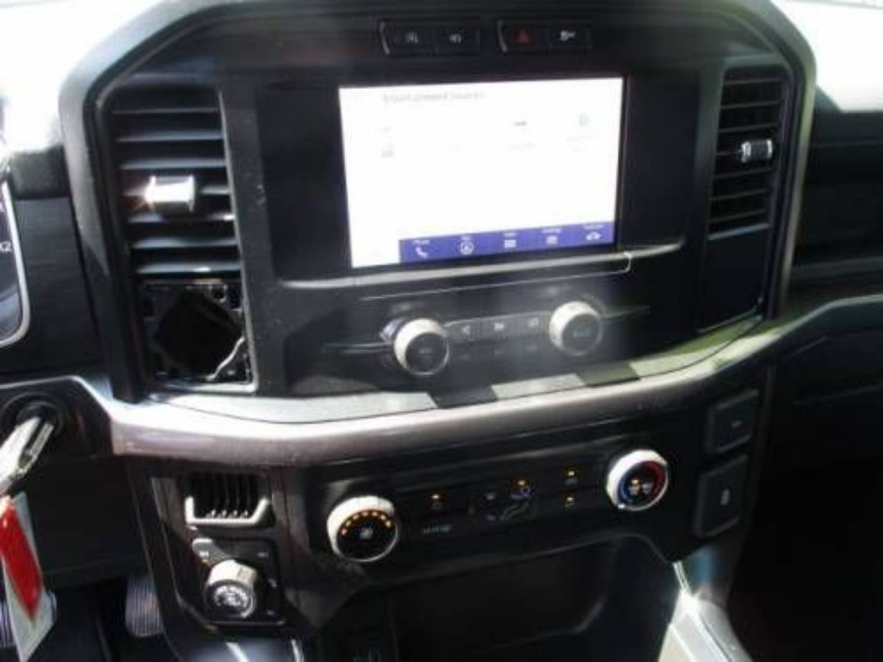2023 Ford F-150 XL - Photo 8