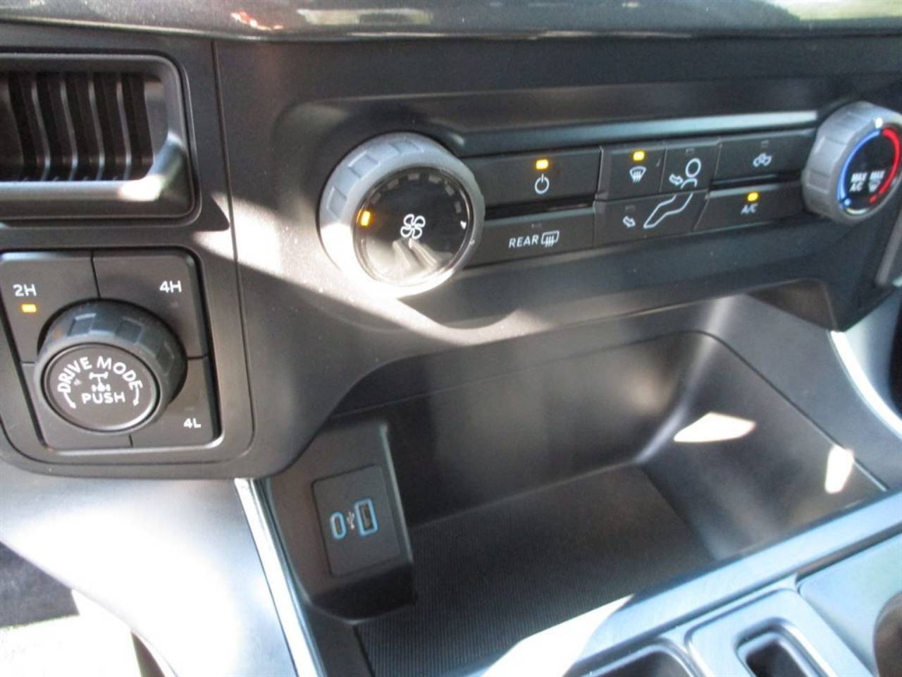 2023 Ford F-150 XL - Photo 18