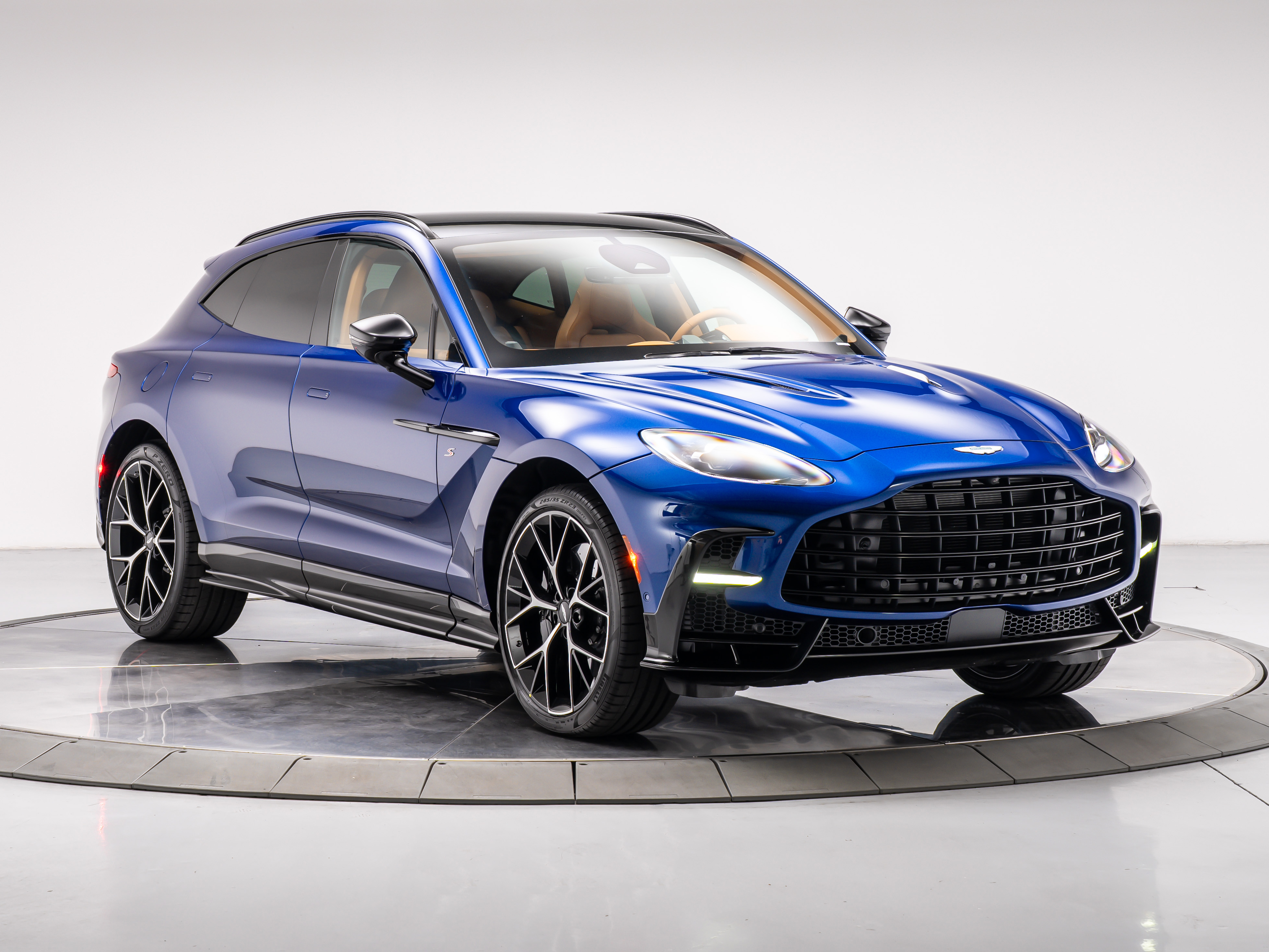 2026 Aston Martin DBX 4.0 V8 S AWD's photo