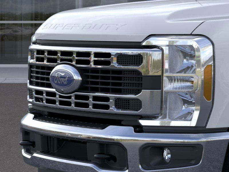 2025 Ford F-350 Super Duty XLT - Photo 17