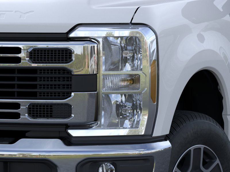 2025 Ford F-350 Super Duty XLT - Photo 18