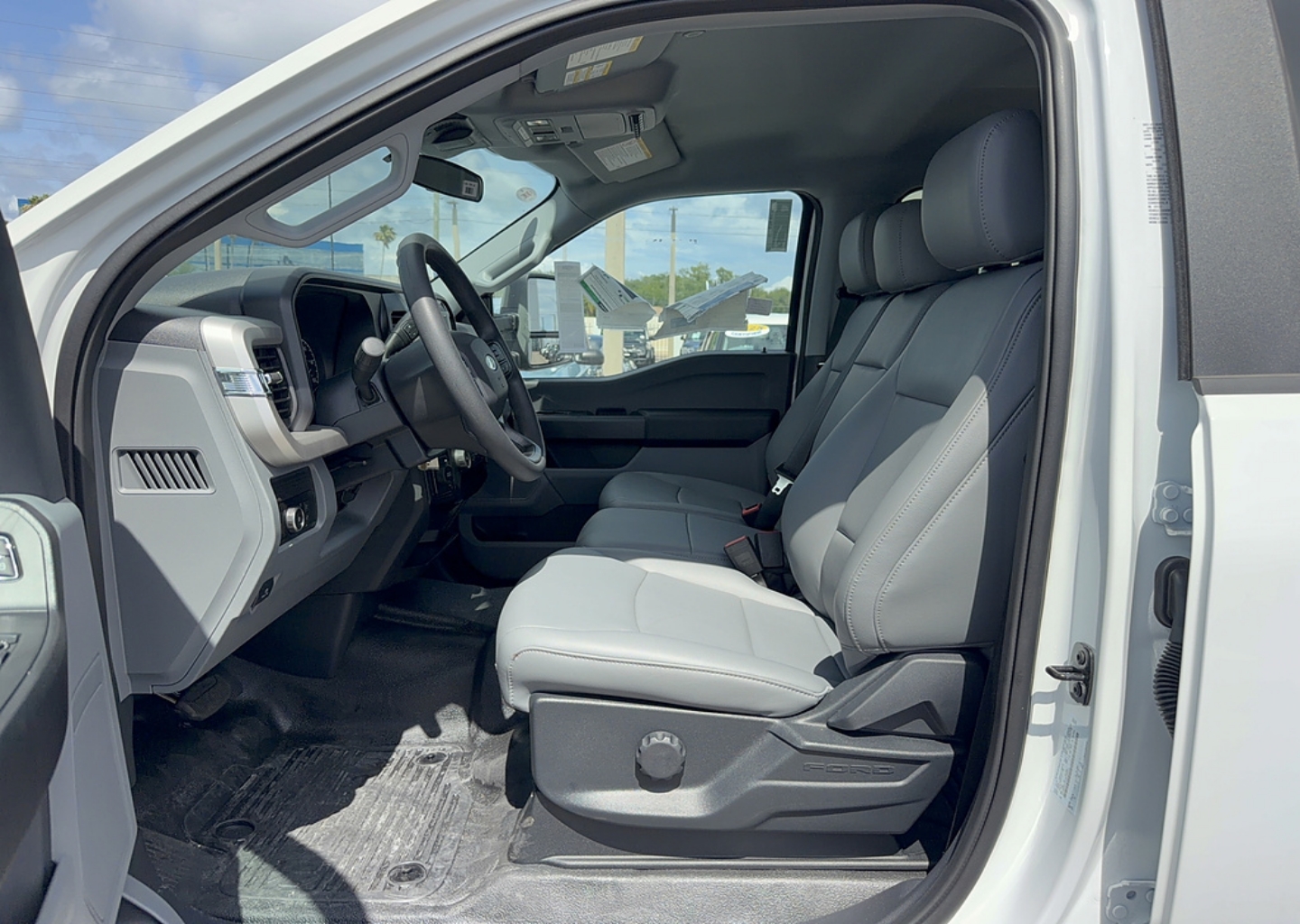 2026 Ford F-350 Super Duty Chassis Cab XL - Photo 14