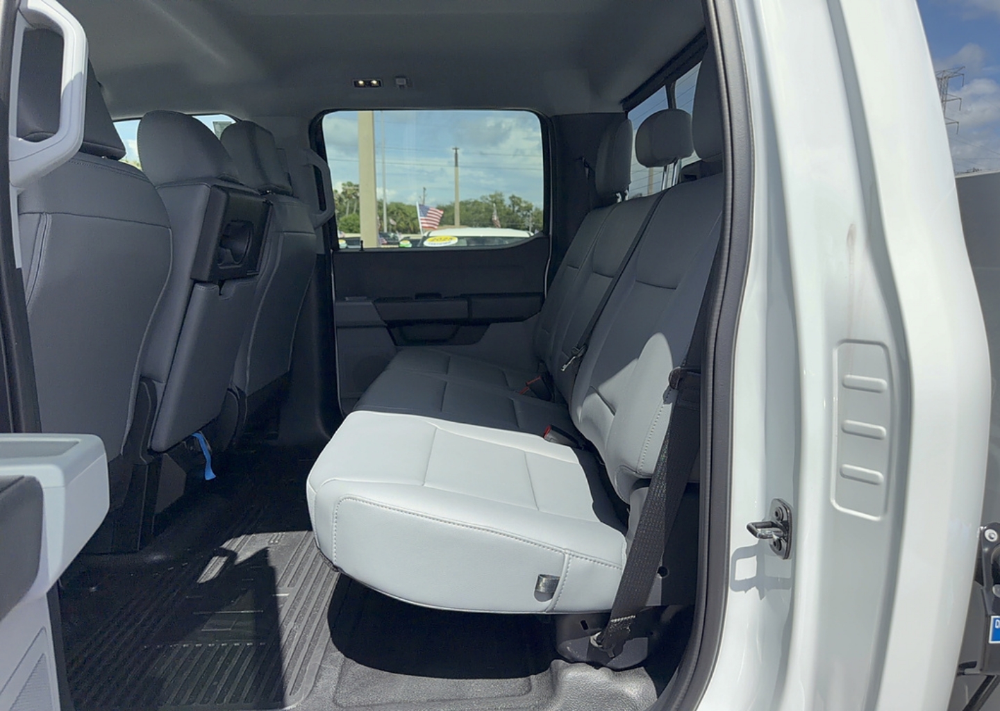 2026 Ford F-350 Super Duty Chassis Cab XL - Photo 15