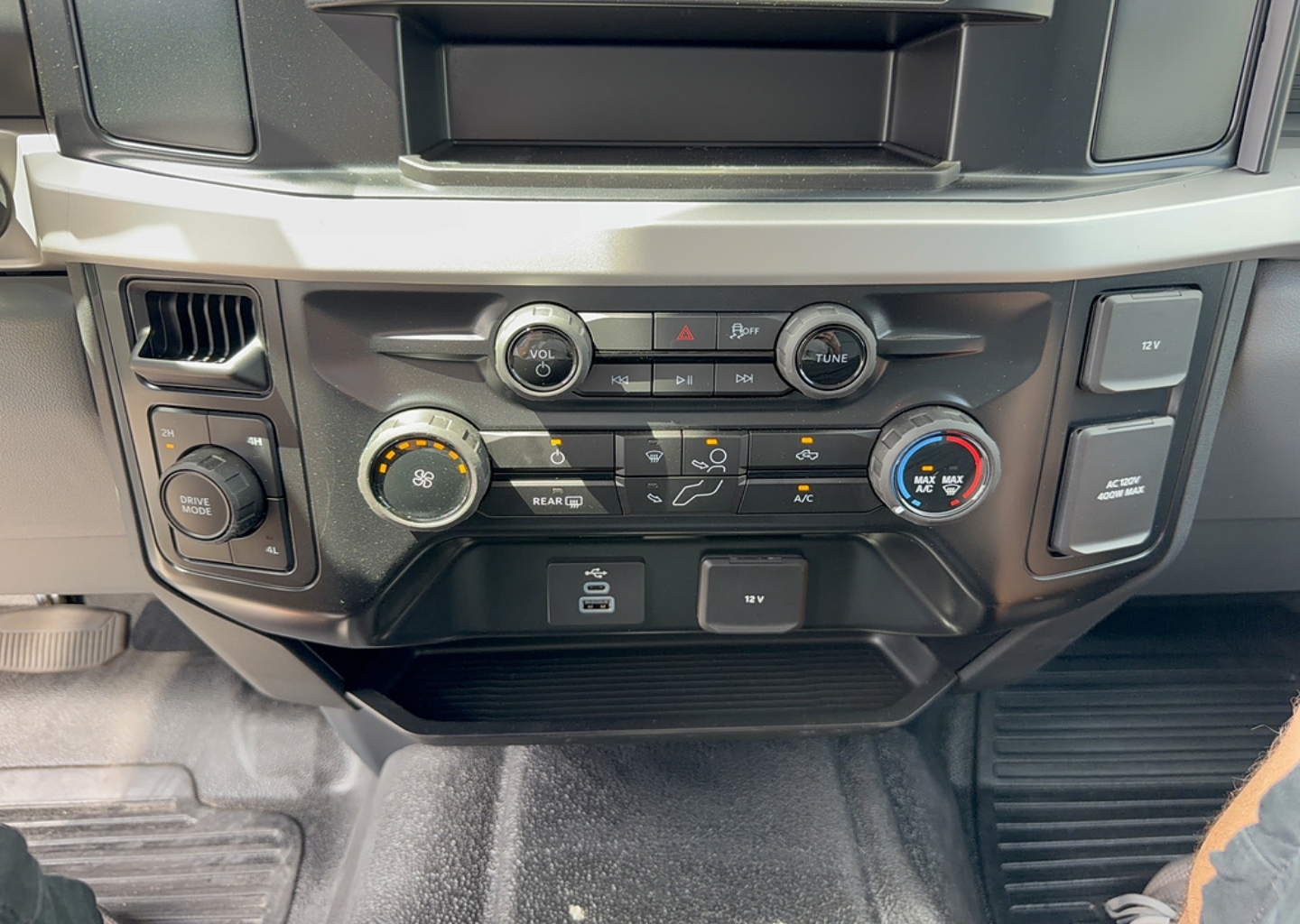 2026 Ford F-350 Super Duty Chassis Cab XL - Photo 20