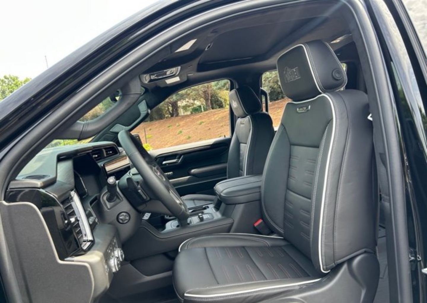 2026 GMC Sierra 1500 AT4X - Photo 48