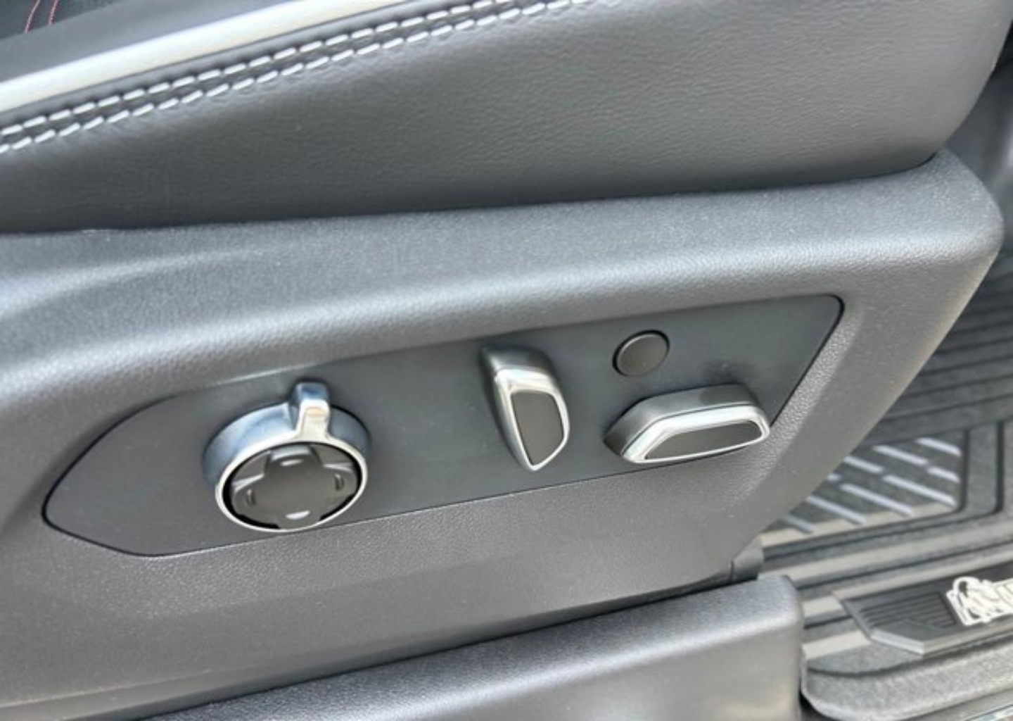 2026 GMC Sierra 1500 AT4X - Photo 60