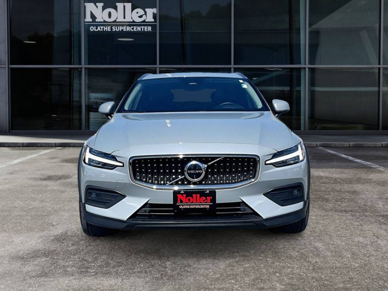 Certified 2024 Volvo V60 Cross Country Plus with VIN YV4L12WY3R2137029 for sale in Kansas City