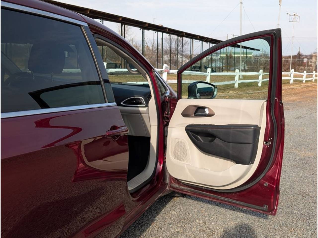 2018 Chrysler Pacifica LX - Photo 11