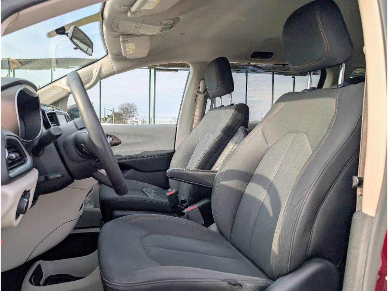 2018 Chrysler Pacifica LX - Photo 14