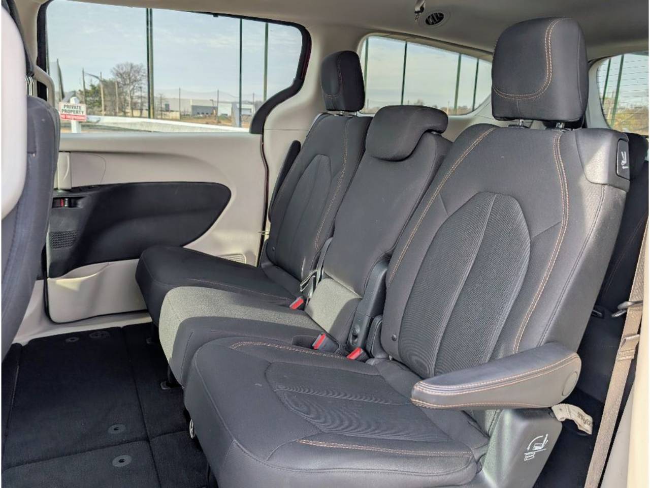 2018 Chrysler Pacifica LX - Photo 16