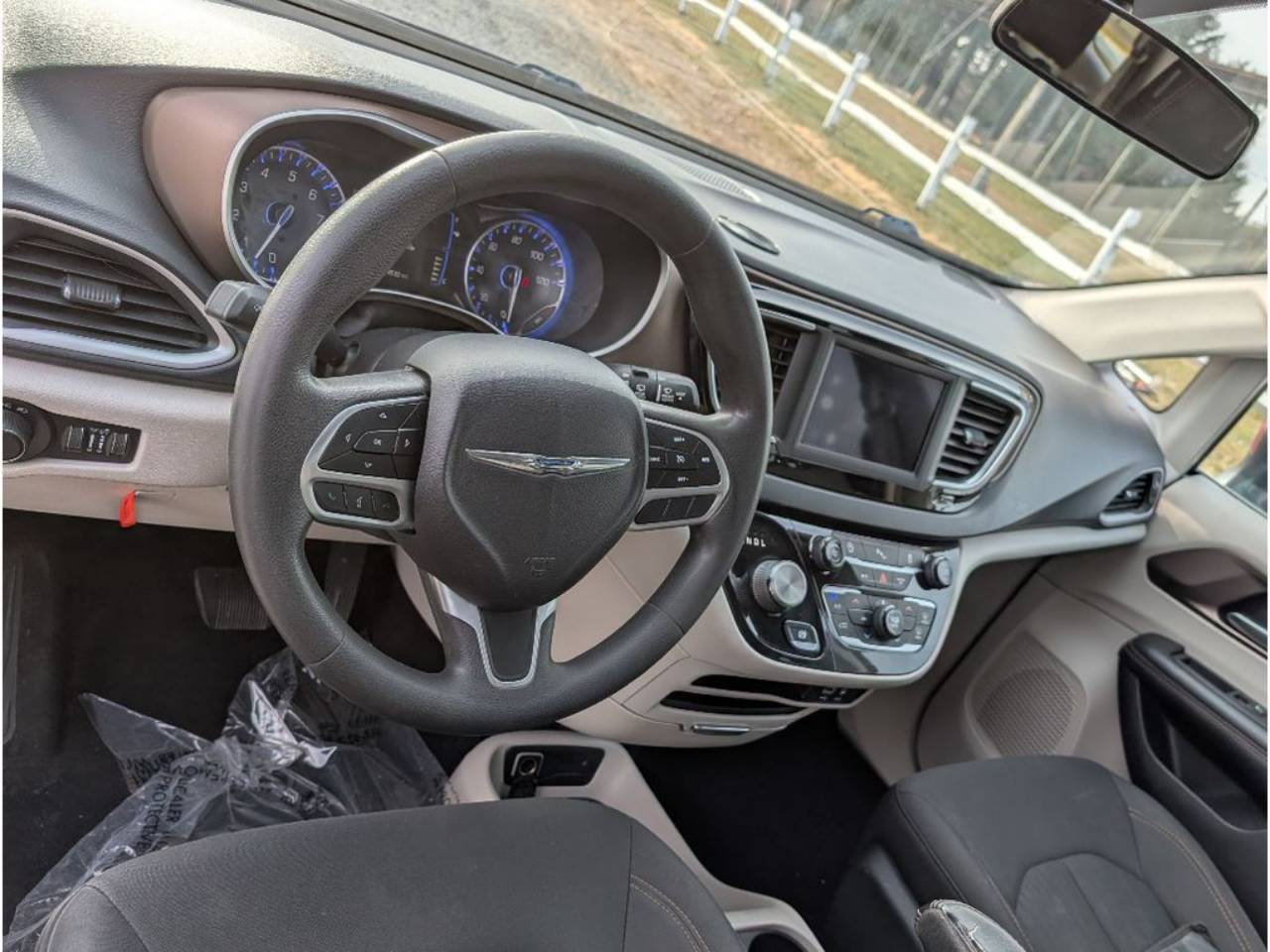 2018 Chrysler Pacifica LX - Photo 18