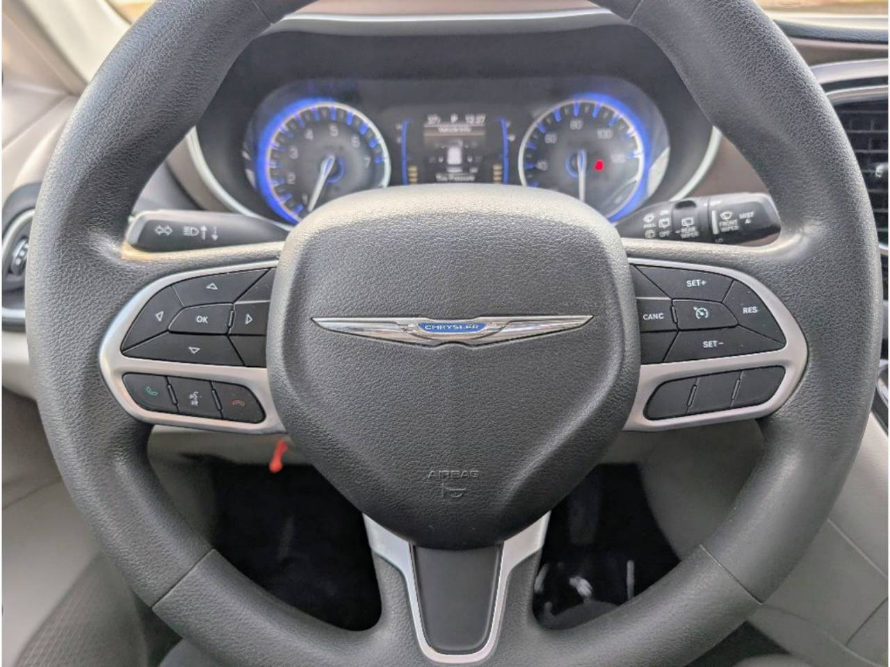2018 Chrysler Pacifica LX - Photo 19