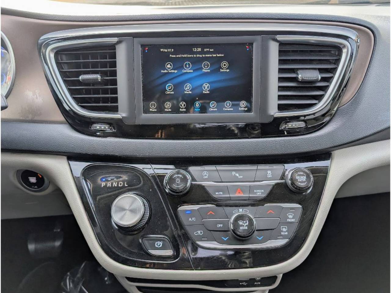 2018 Chrysler Pacifica LX - Photo 23