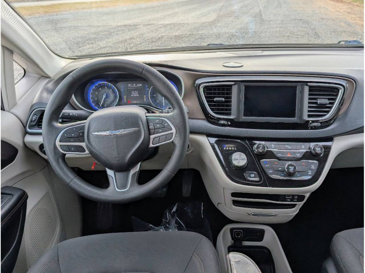2018 Chrysler Pacifica LX - Photo 27
