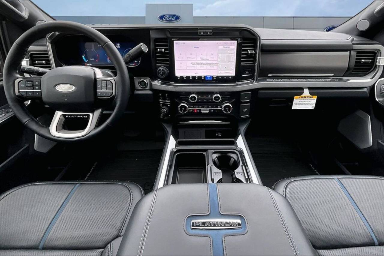 2026 Ford F-250 Super Duty Platinum - Photo 6