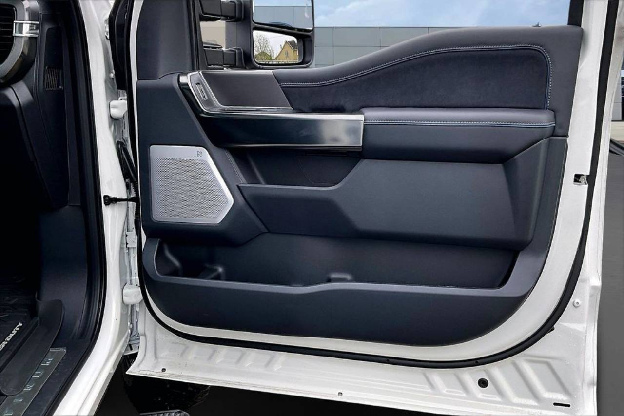 2026 Ford F-250 Super Duty Platinum - Photo 32