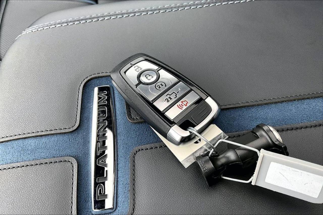 2026 Ford F-250 Super Duty Platinum - Photo 36