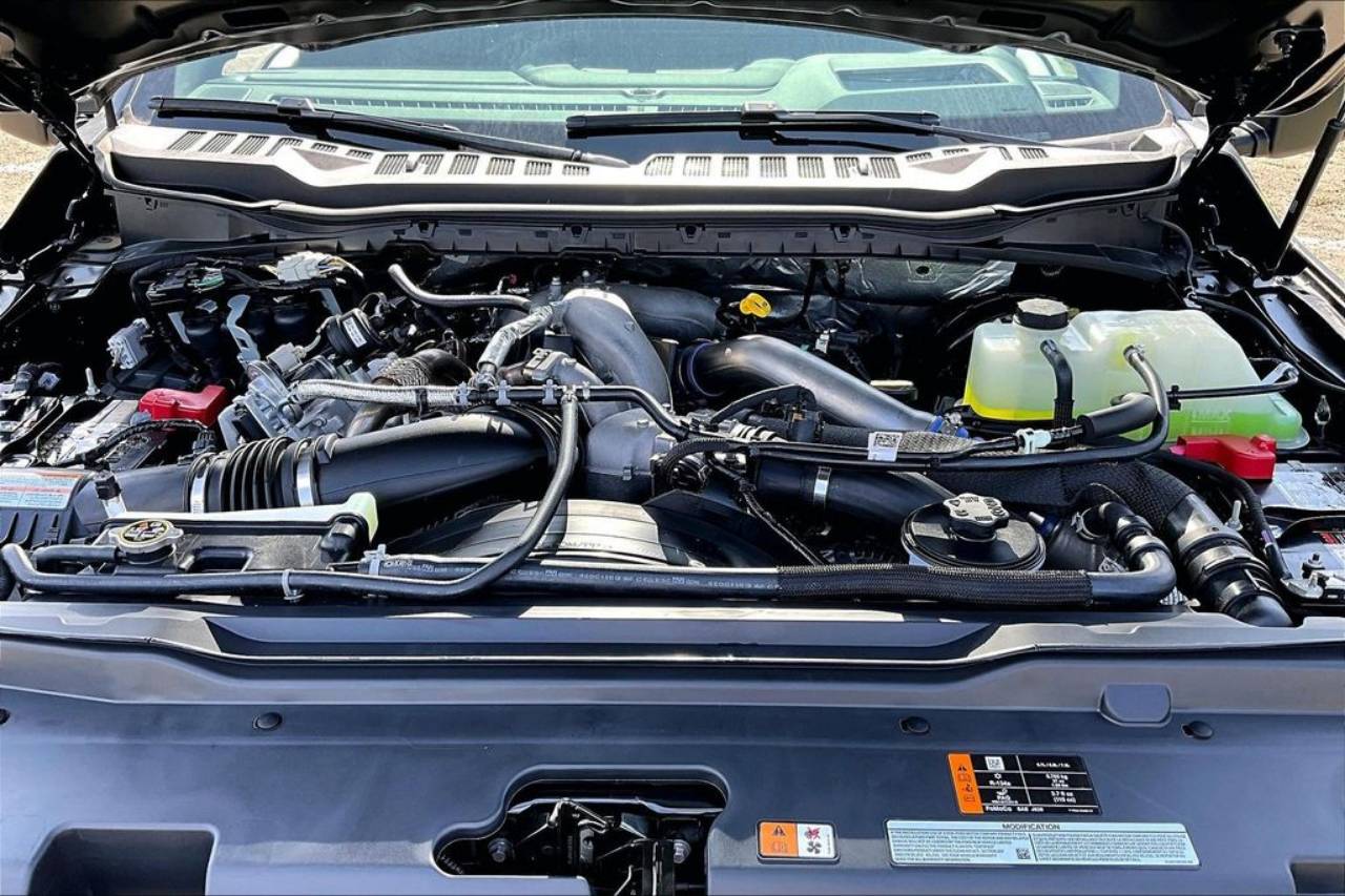 2026 Ford F-250 Super Duty Platinum - Photo 13