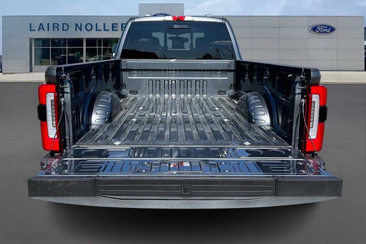 2026 Ford F-250 Super Duty Platinum - Photo 16