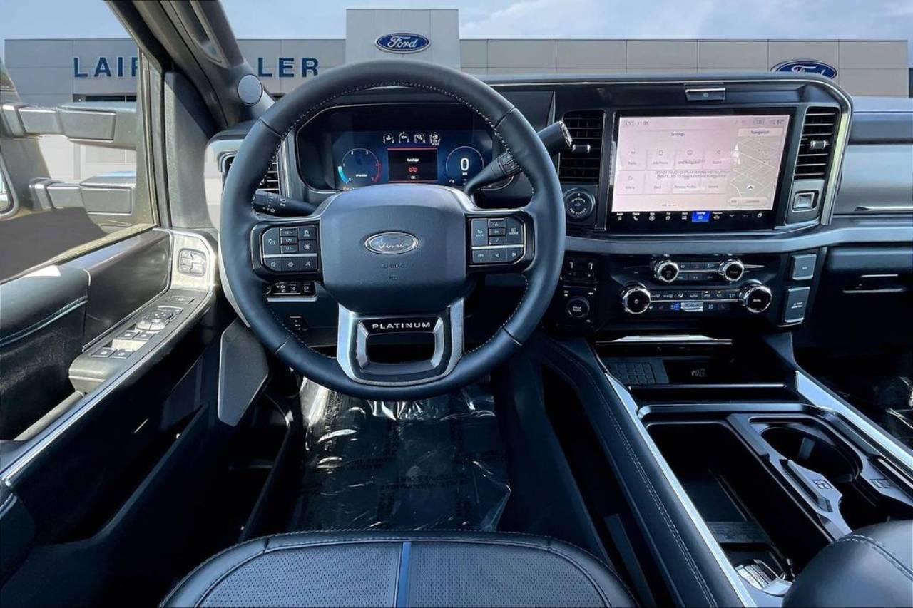 2026 Ford F-250 Super Duty Platinum - Photo 17