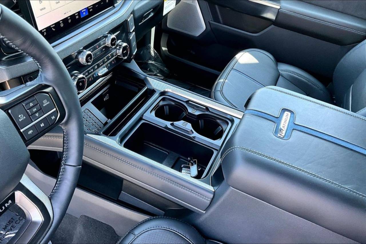 2026 Ford F-250 Super Duty Platinum - Photo 25